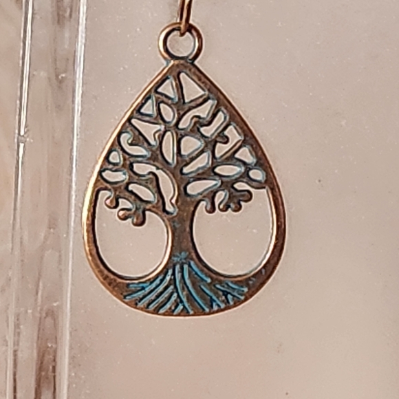 Beautiful copper tone earrings pierced. NWOT (R72) - Picture 4 of 5